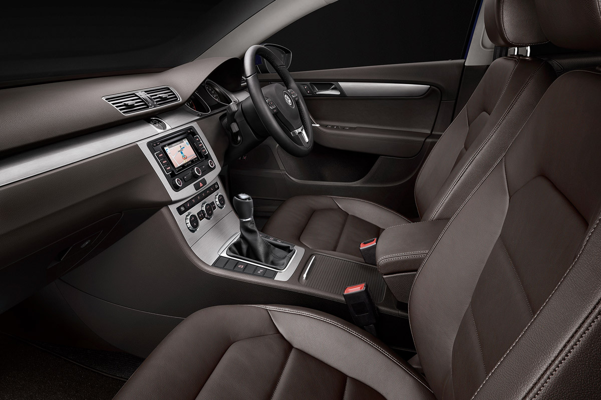Volkswagen Passat Executive Style interior