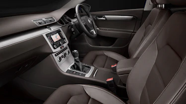 Volkswagen Passat Executive Style interior