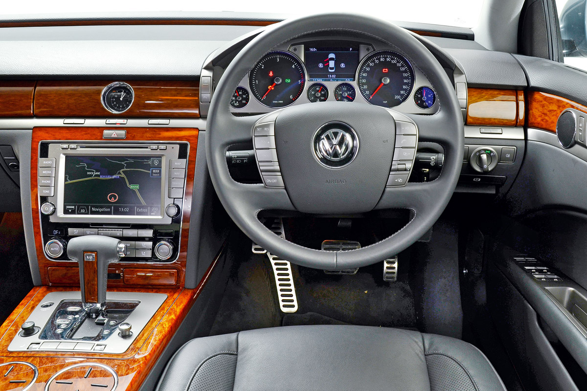 Used Volkswagen Phaeton interior
