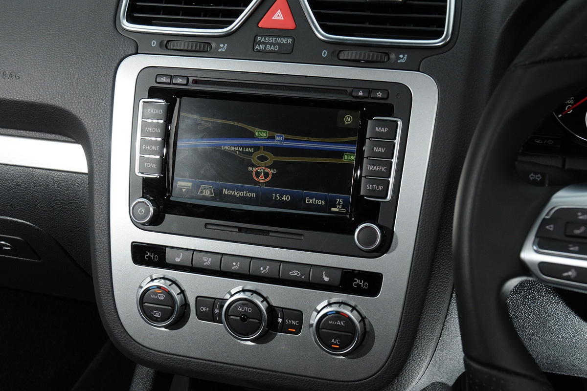 Volkswagen Scirocco R Line interior screen