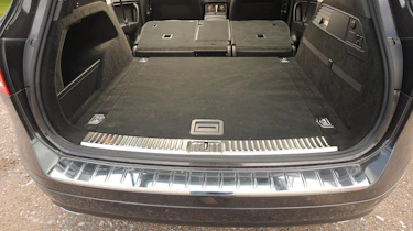 Volkswagen Touareg 3.0 TDI V6 SE boot