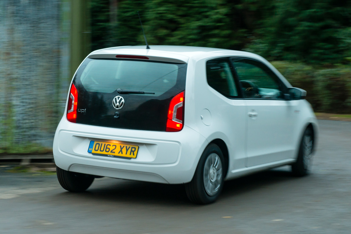 Volkswagen up! ASG rear cornering