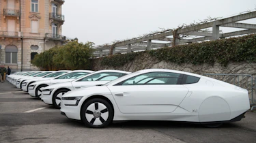 Volkswagen XL1 side