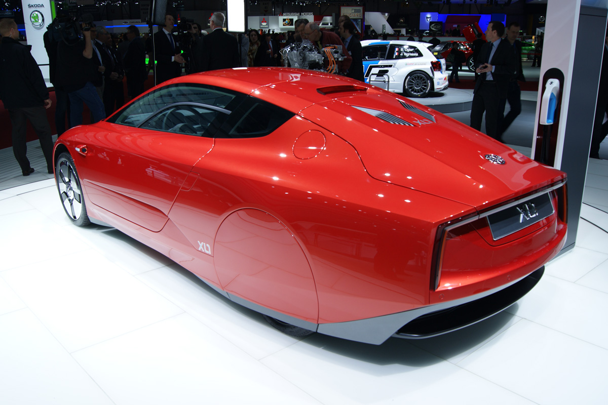 Volkswagen XL1 rear tracking