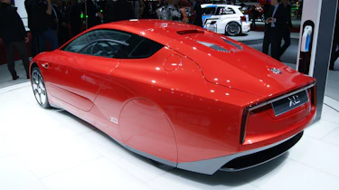Volkswagen XL1 rear tracking