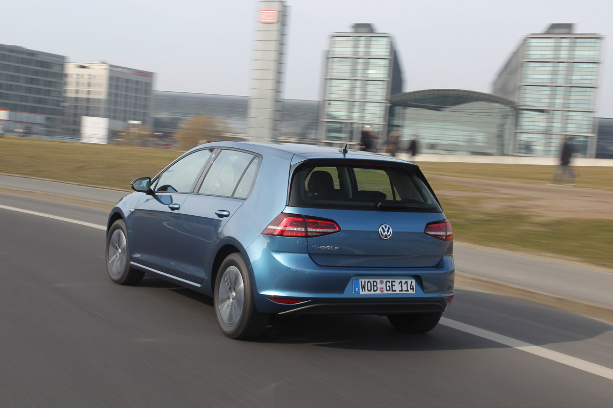 Volkswagen e-Golf 2014 left rear
