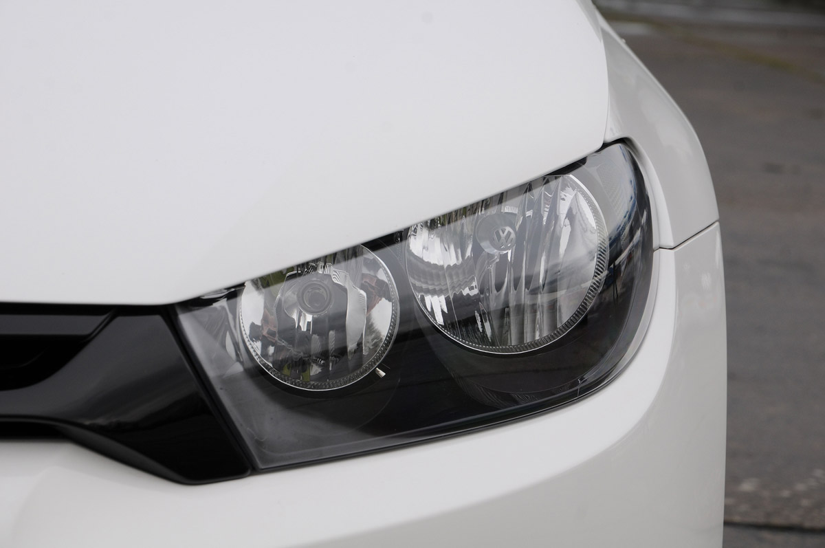 Volkswagen Scirocco GT TDI light