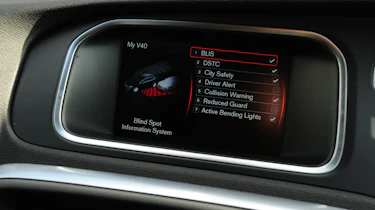 Volvo V40 display