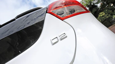 Volvo V40 badge