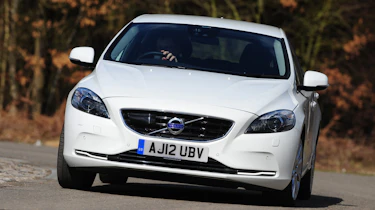 Volvo V40 front cornering
