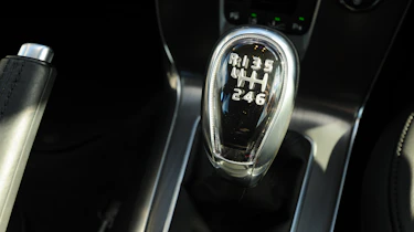 Volvo V40 gear lever