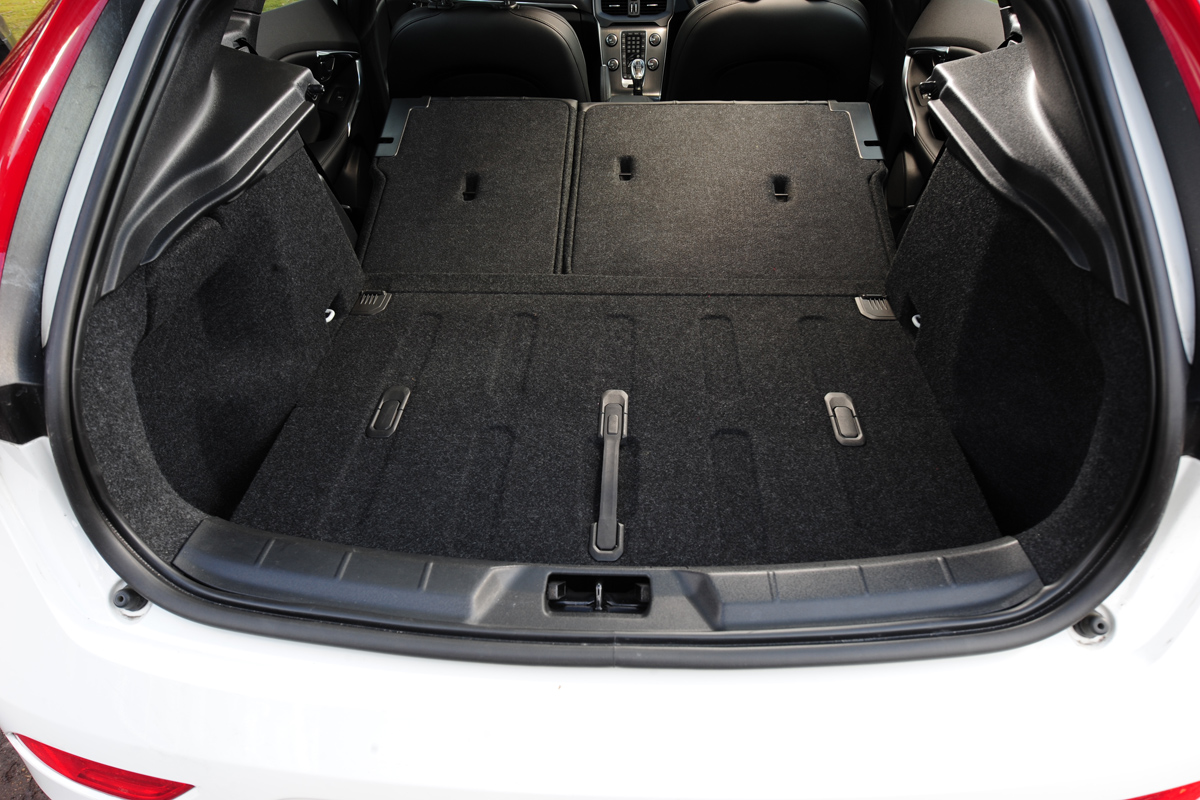 Volvo V40 boot