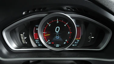 Volvo V40 D3 dials