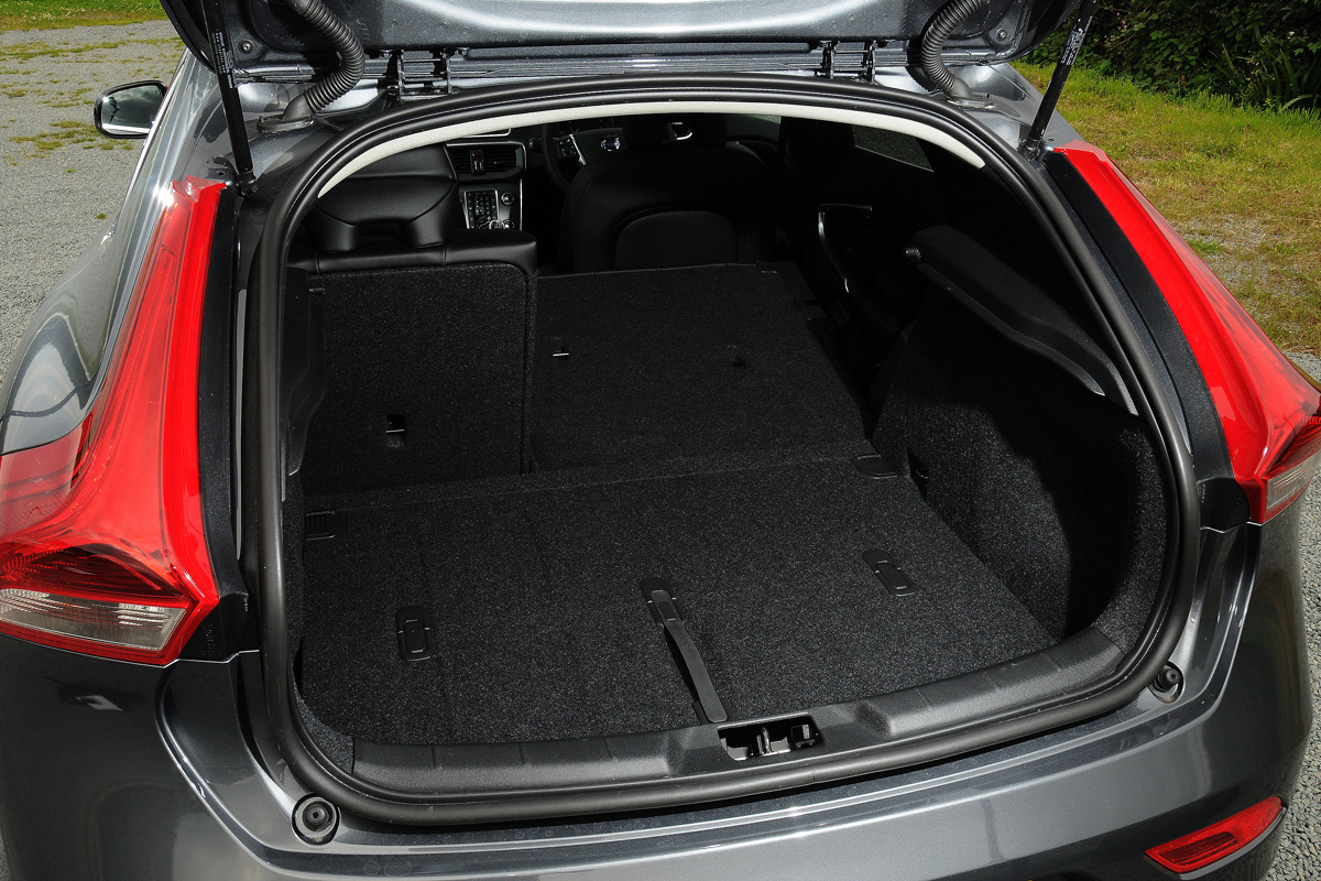 Volvo V40 D3 boot