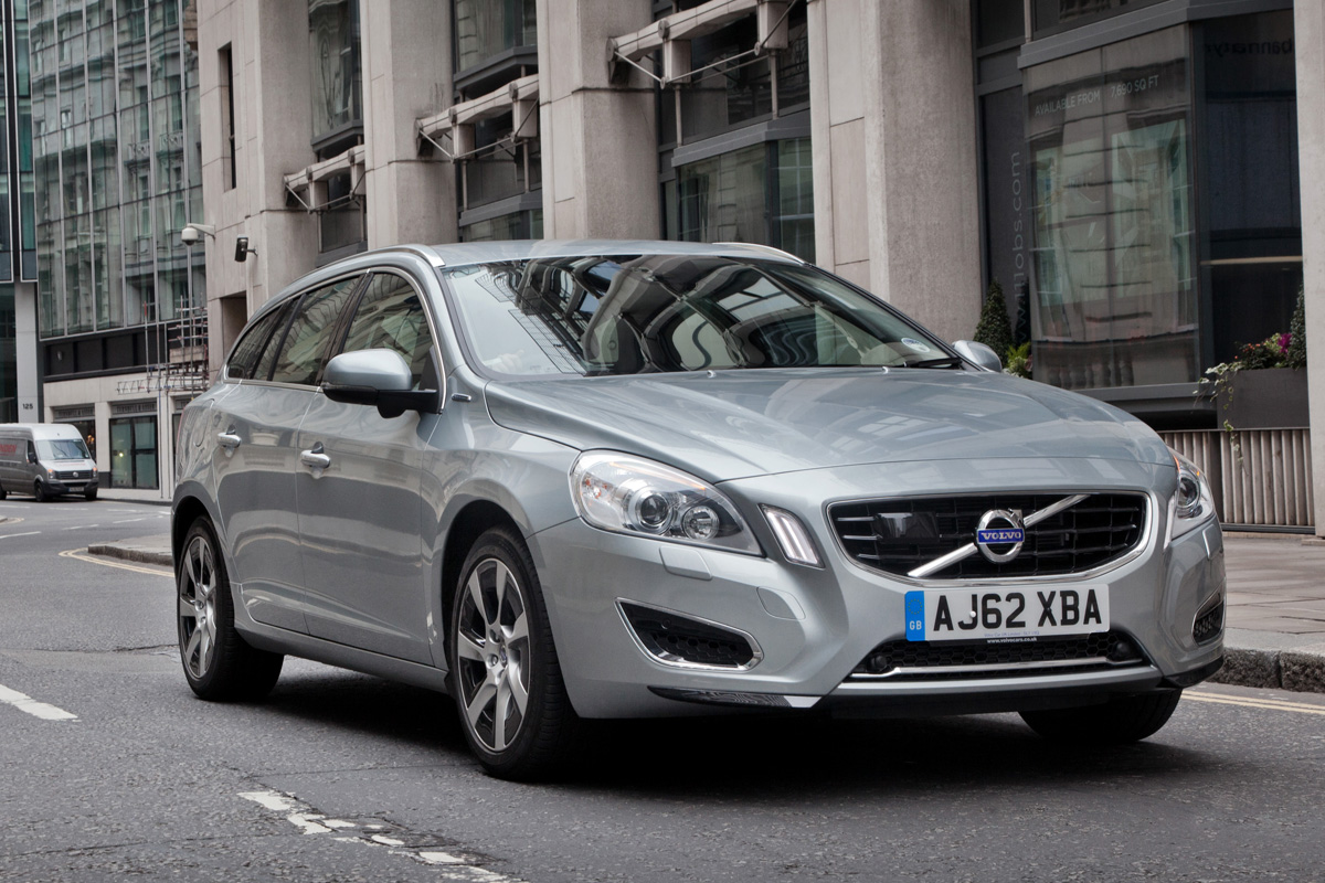 Volvo V60 Plug-in Hybrid front