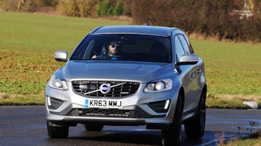 Volvo XC60 R-Design D4 2014 front action