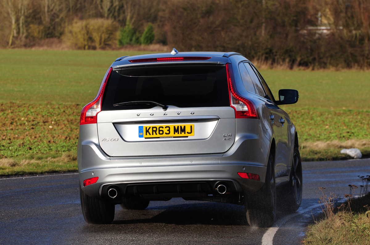 Volvo XC60 R-Design D4 2014 rear action