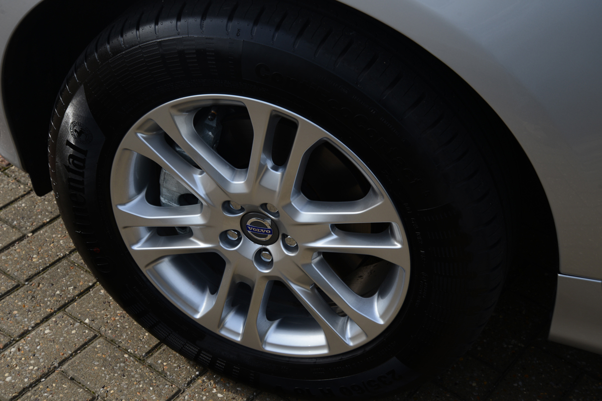 Volvo XC60 front wheel