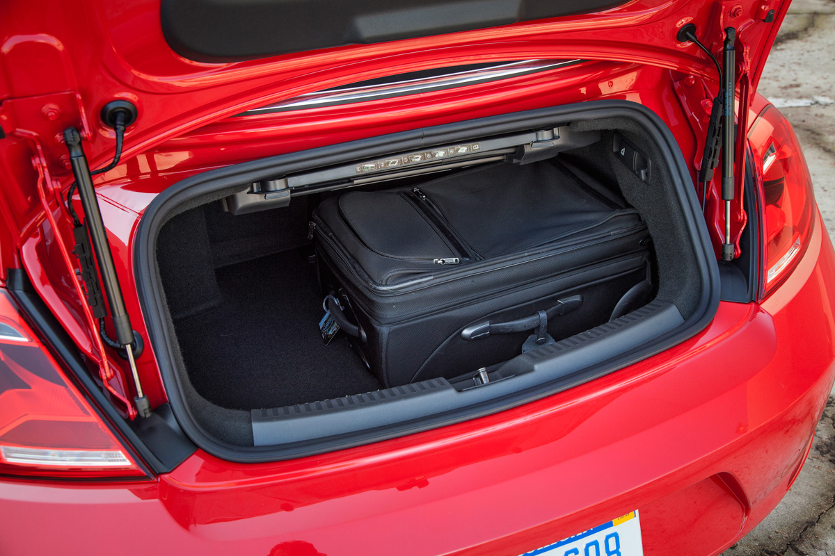Volkswagen Beetle Cabriolet boot