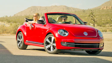 Volkswagen Beetle Cabriolet front action