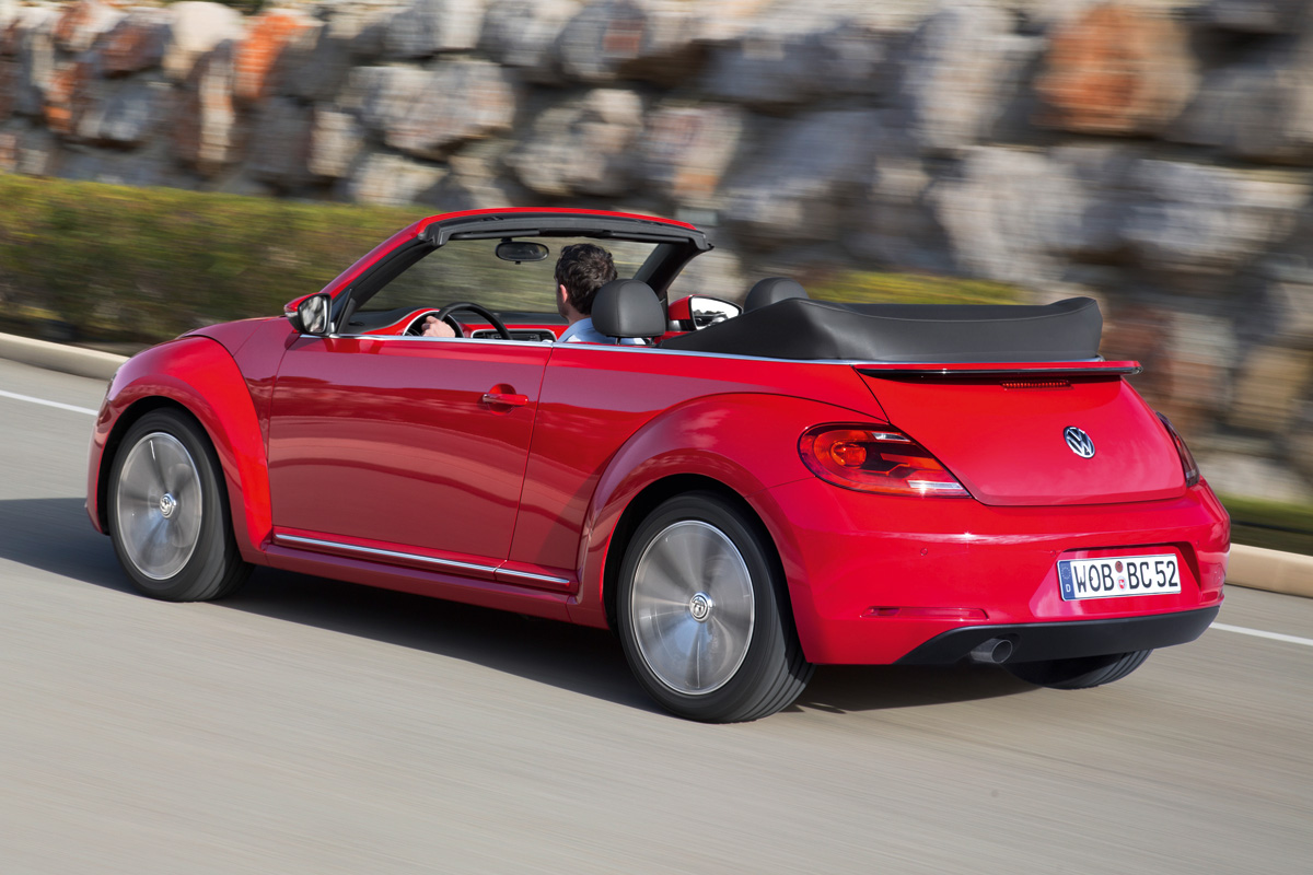 Volkswagen Beetle Cabriolet rear tracking
