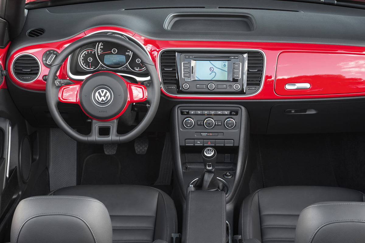 VW Beetle Cabriolet 2.0 TDI interior
