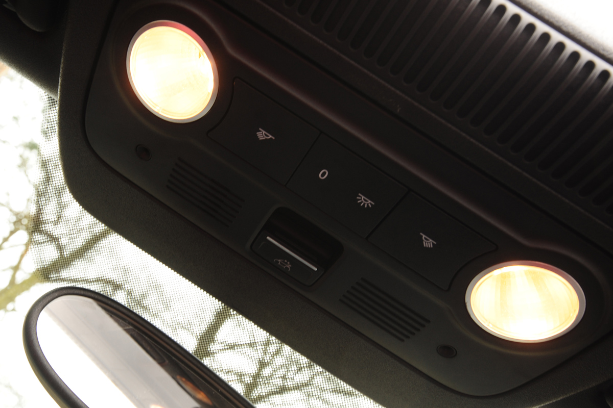 Volkswagen Beetle Cabriolet roof switch