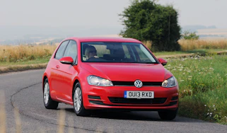 Volkswagen Golf 1.2 S front action