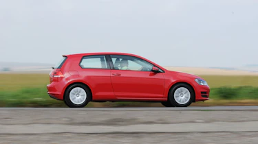 Volkswagen Golf 1.2 S side view