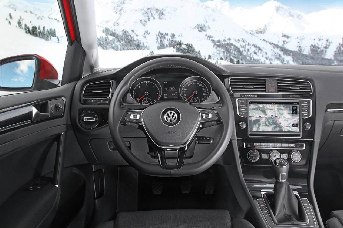 VW Golf 4Motion interior