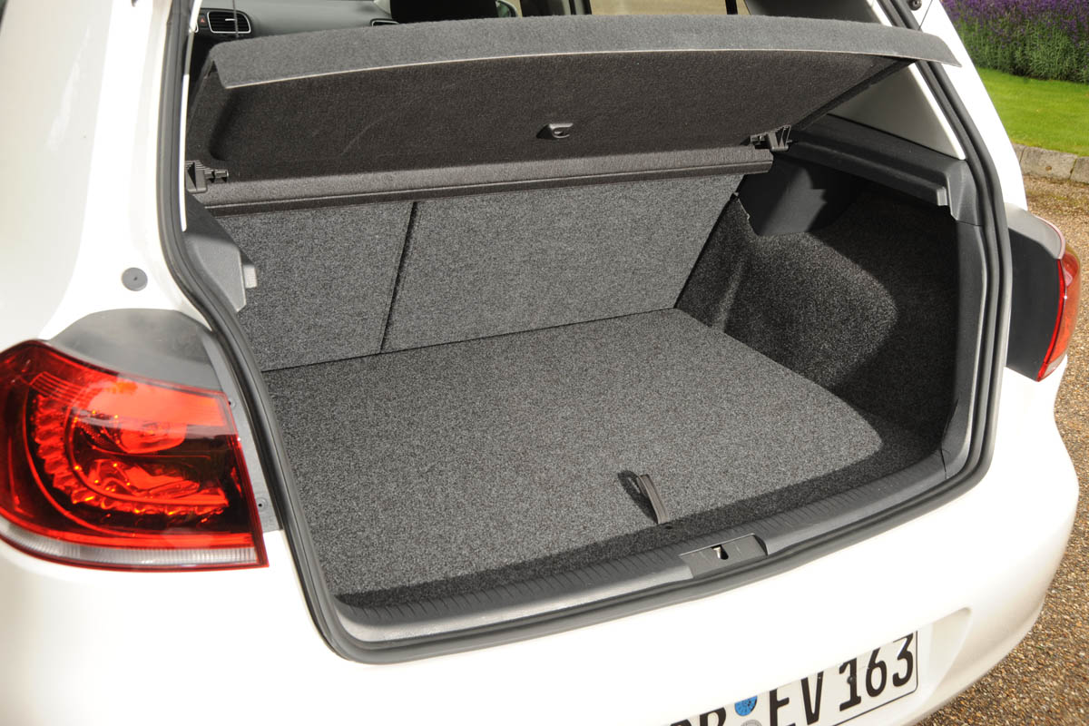 VW Golf Blue-e-motion boot
