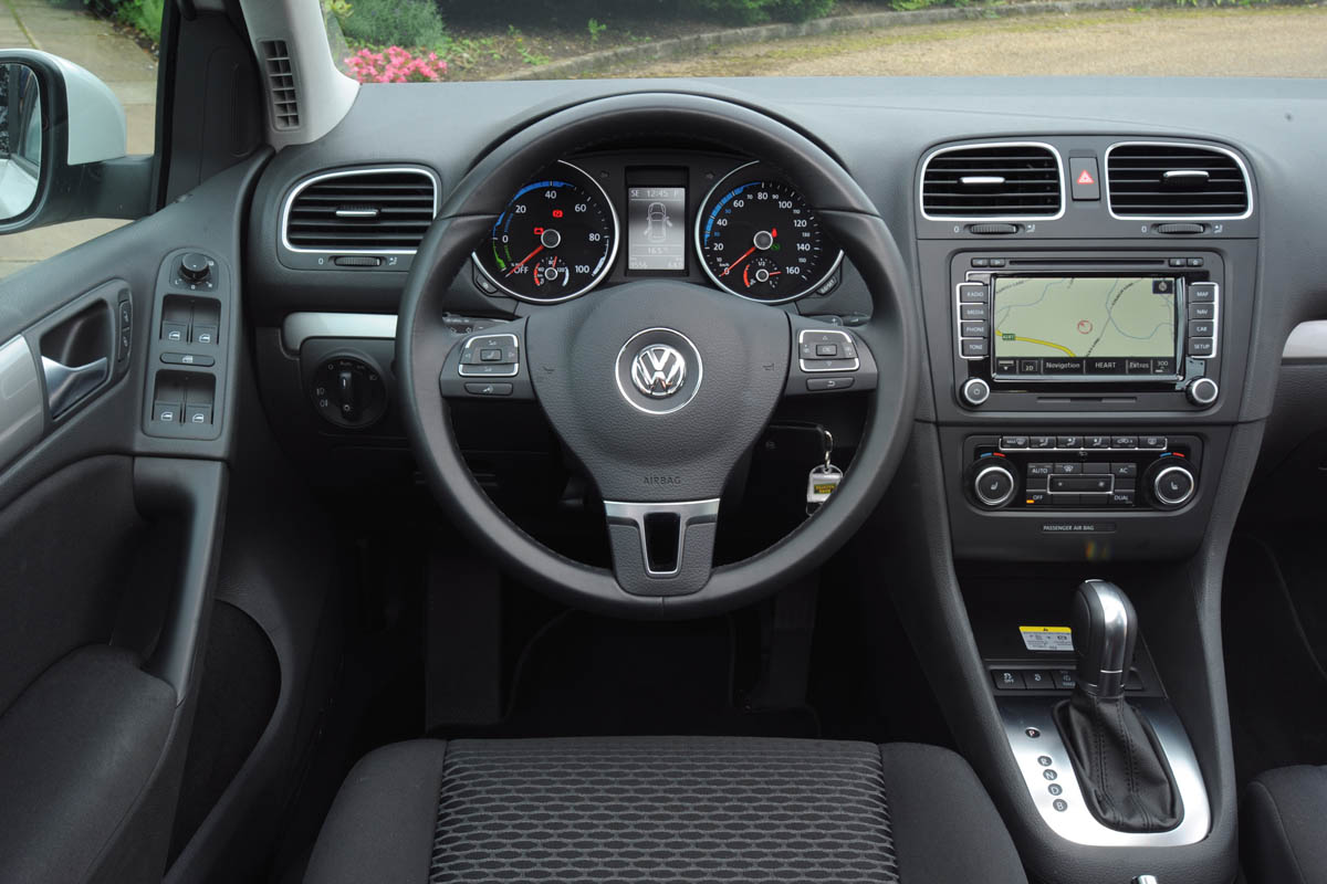 VW Golf Blue-e-motion dash