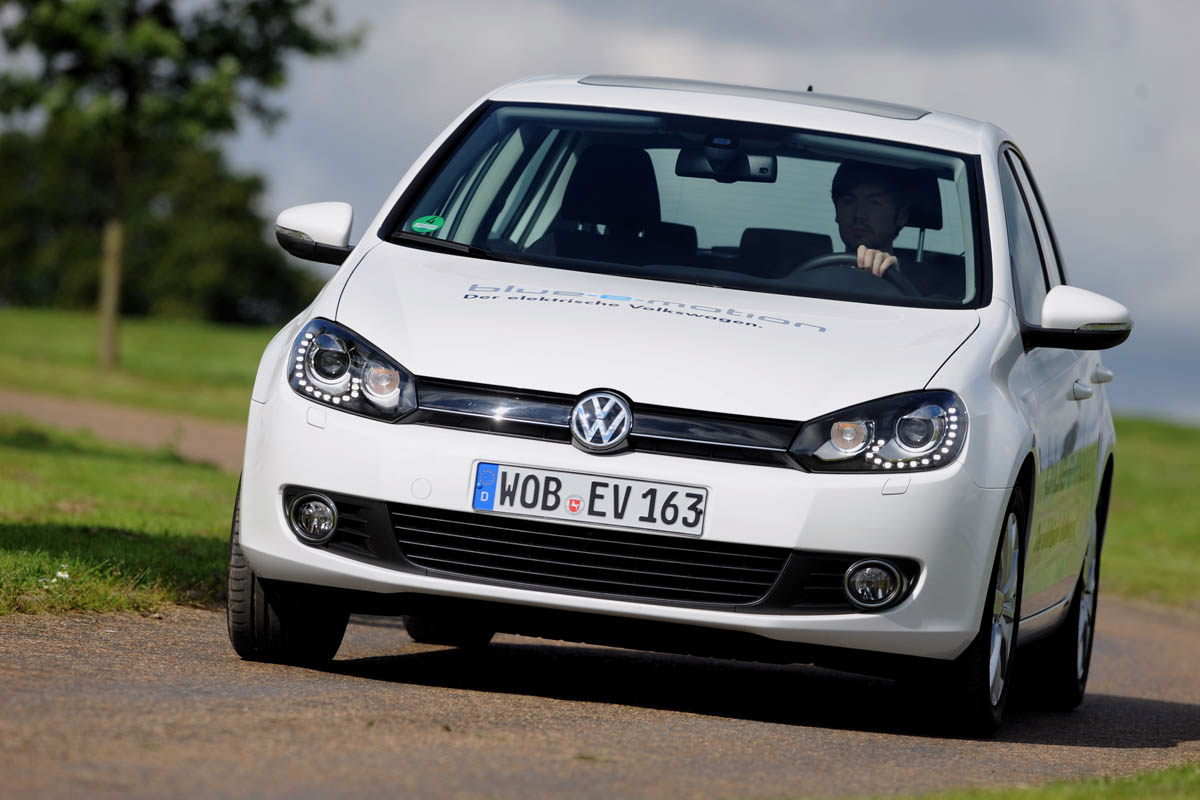 VW Golf Blue-e-motion front