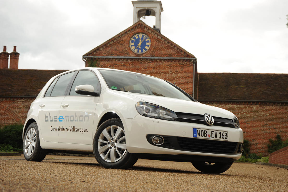 VW Golf Blue-e-motion static