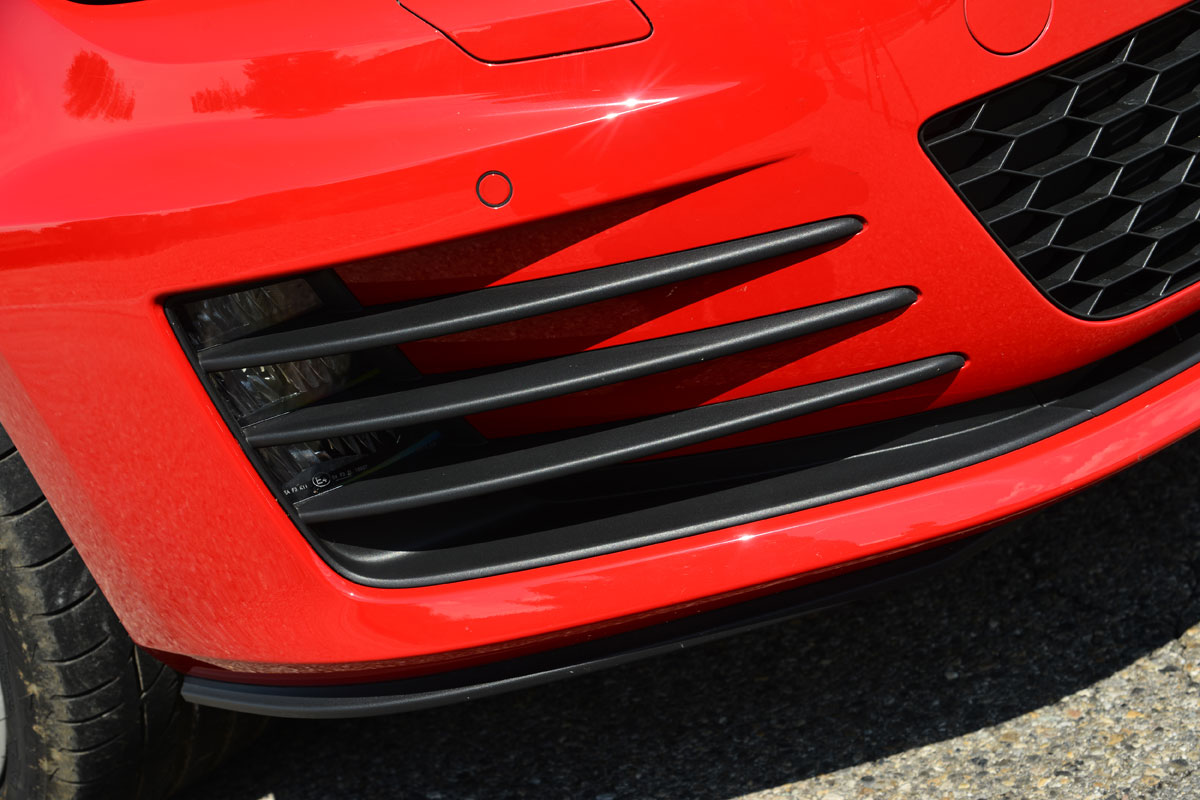 Volkswagen Golf GTI front detail