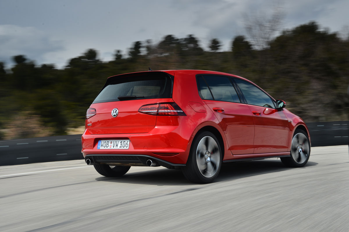 Volkswagen Golf GTI rear tracking