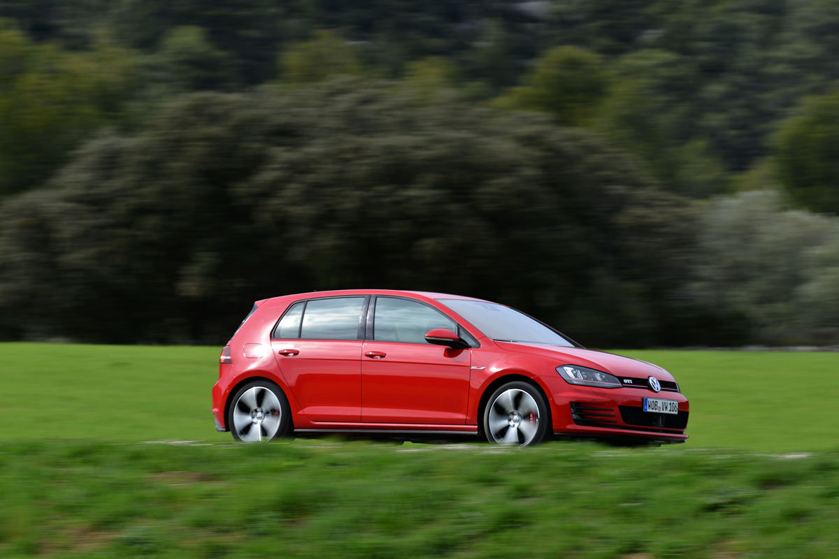 Volkswagen Golf GTI profile