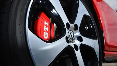 Volkswagen Golf GTI brakes