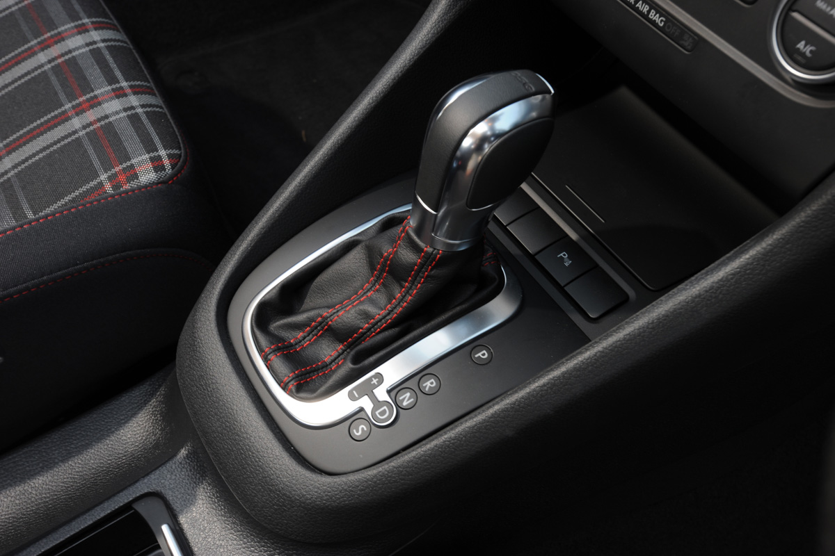 VW Golf GTI Cabriolet gear lever