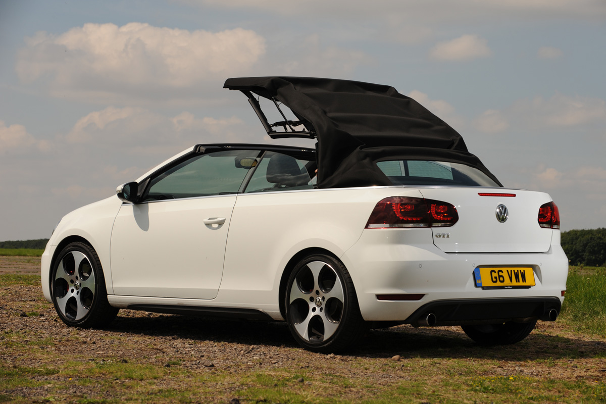 VW Golf GTI Cabriolet roof
