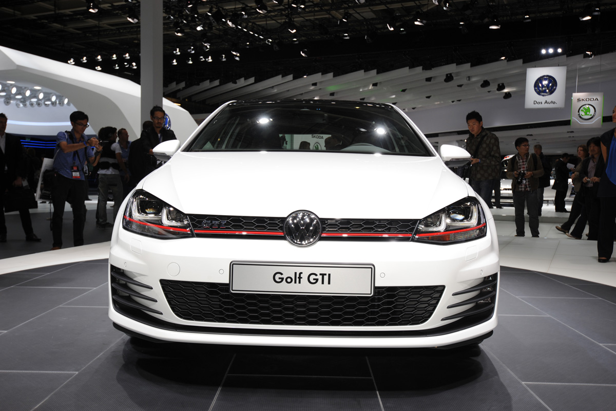 VW Golf GTI concept head on
