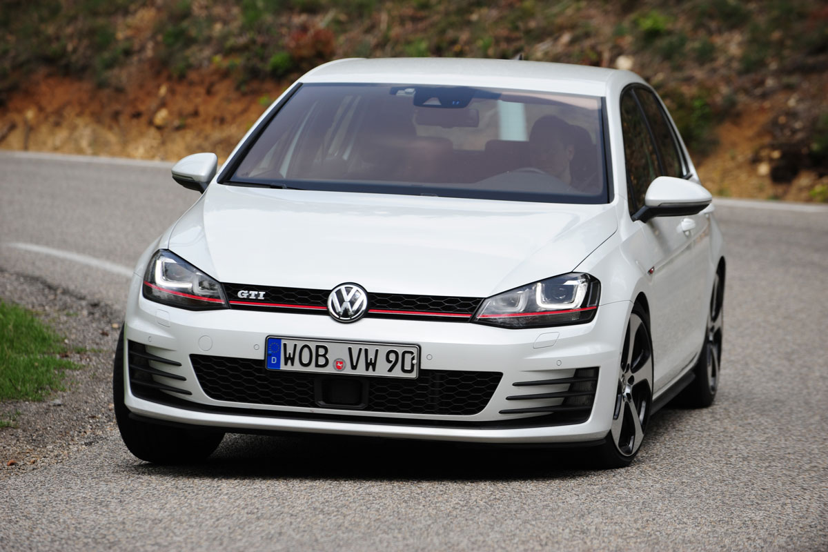 Volkswagen Golf GTI front corner