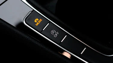 Volkswagen Golf Mk7 details