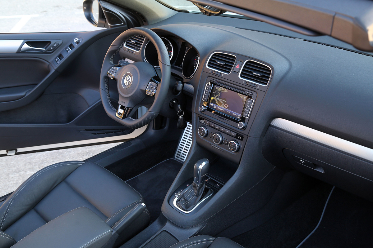VW Golf R Cabriolet interior