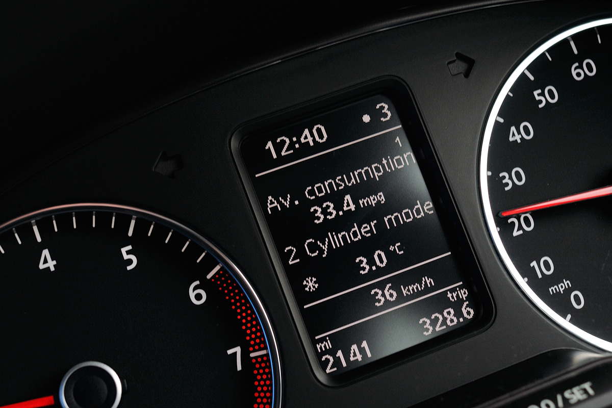 Volkswagen Polo BlueGT dials