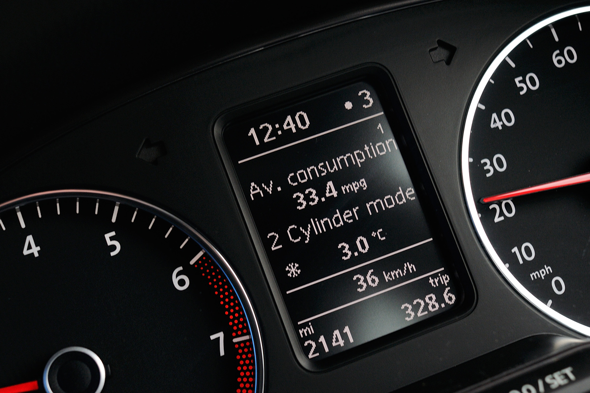 Volkswagen Polo BlueGT dials