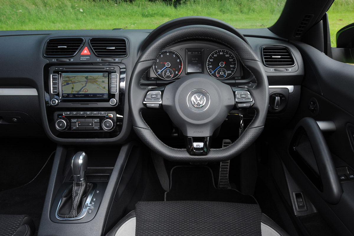 Volkswagen Scirocco R dash