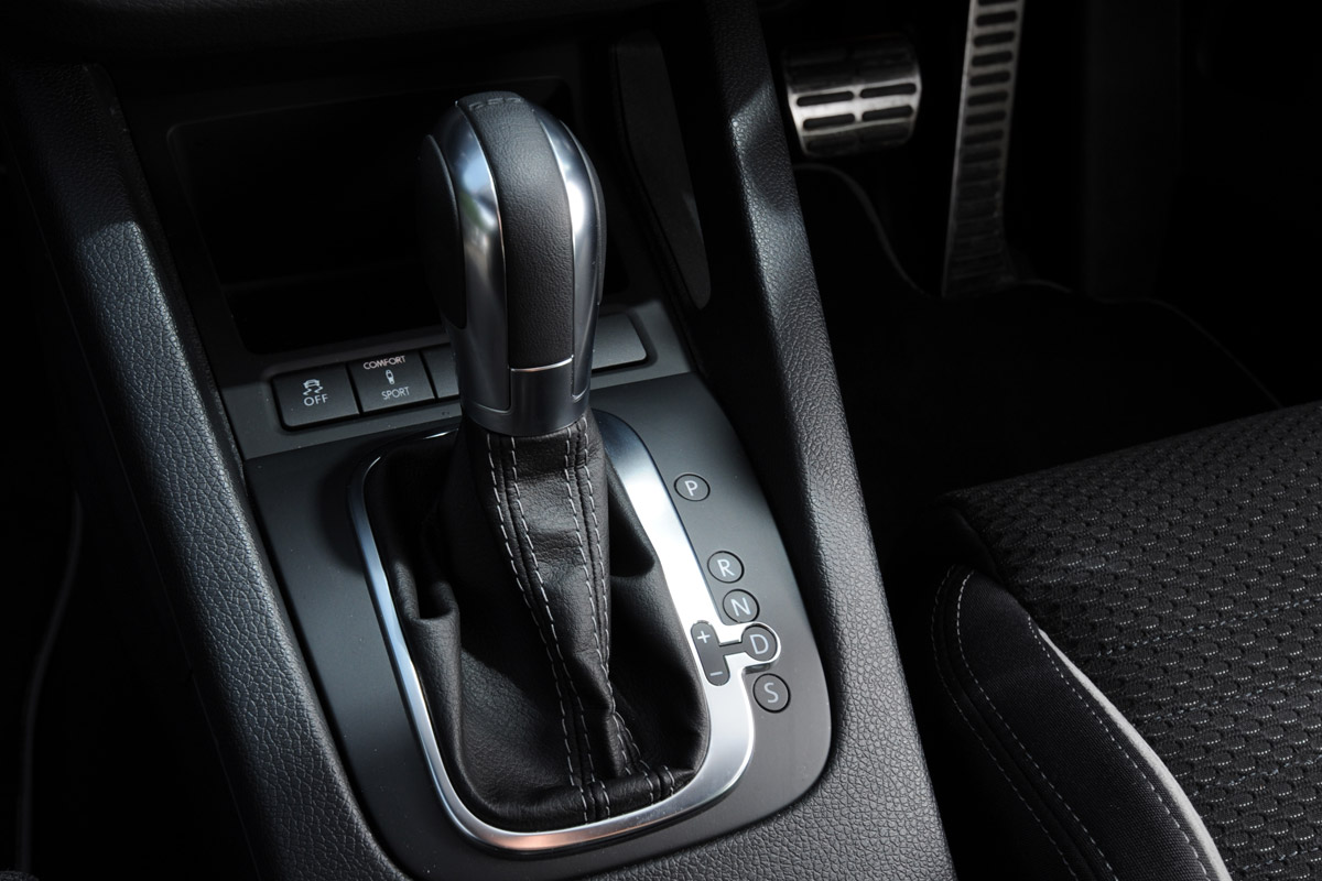 Volkswagen Scirocco R gear-lever detail
