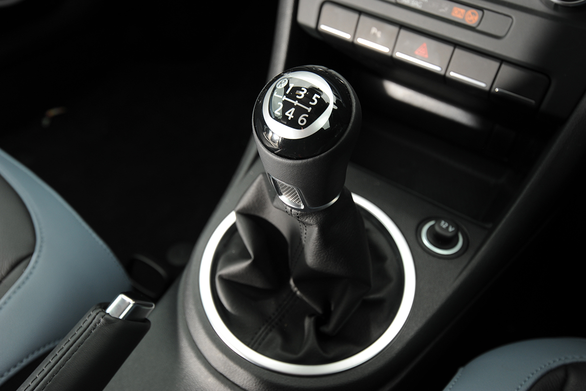 VW Beetle Cabriolet gearlever