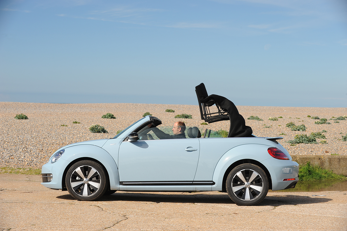 VW Beetle Cabriolet roof folding